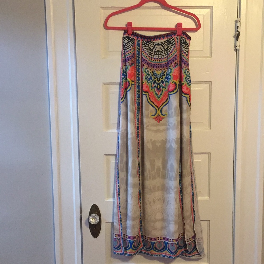 Beautiful long skirt with side slits